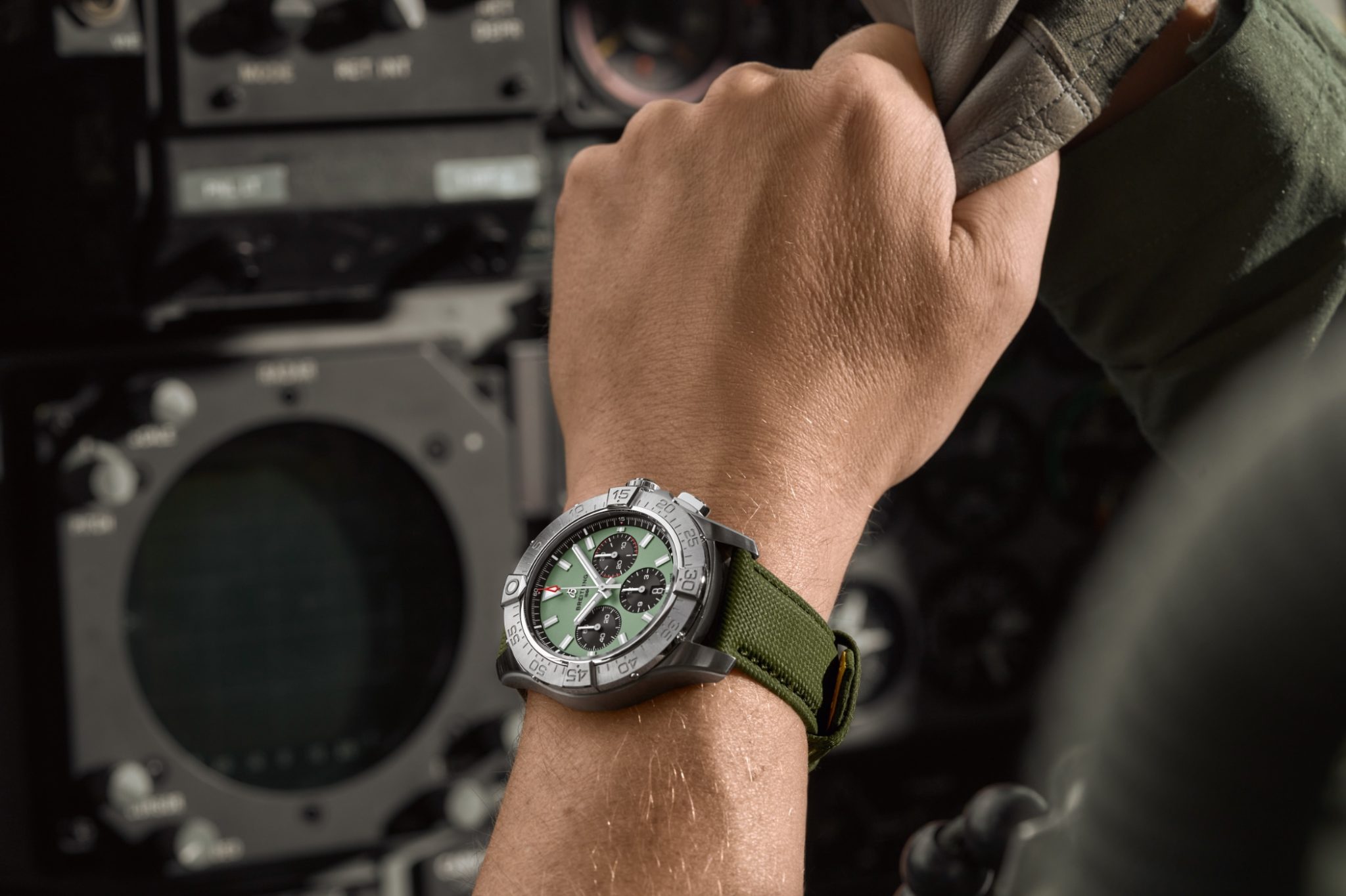 Breitling-Avenger-B01-Chronograph-44-Green-Wristshot-Pilot