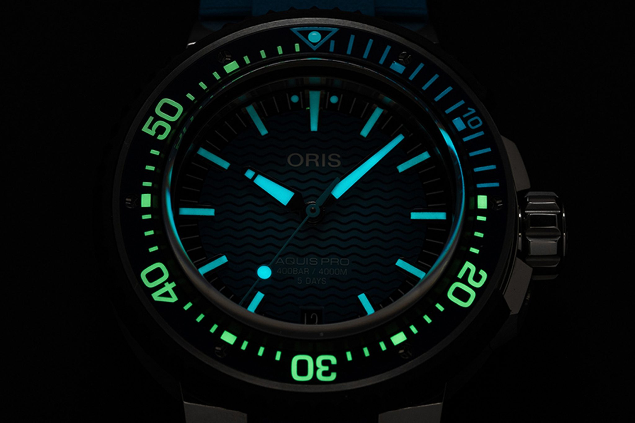 Oris-AquisPro-4000m-0140077777155-Set-Leuchtkraft