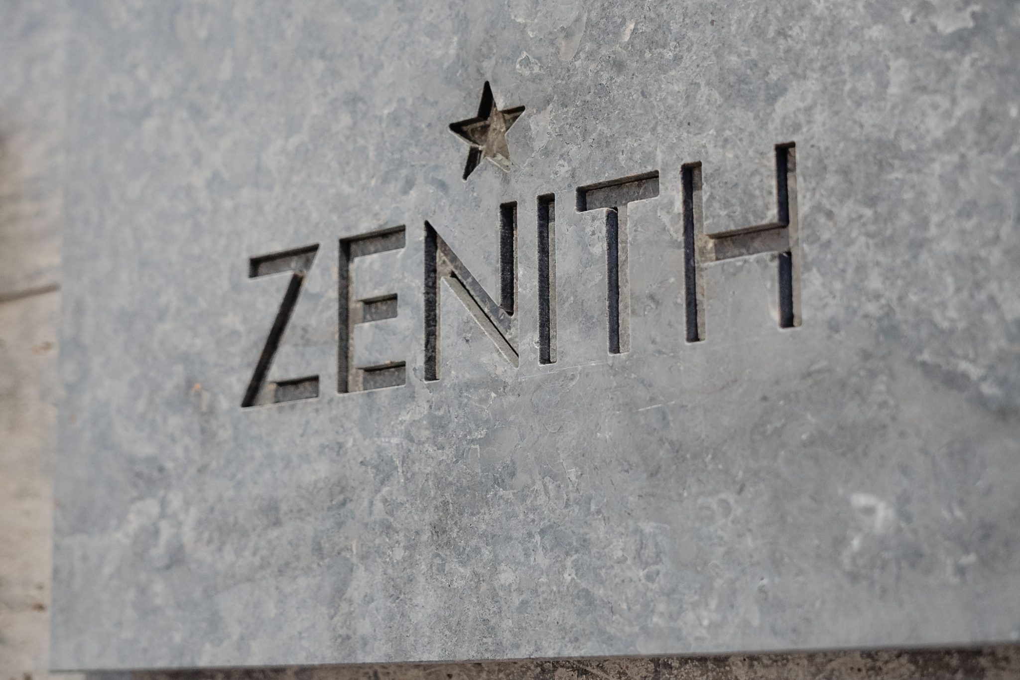 Zenith-Boutique-Munich-Sign-Logo
