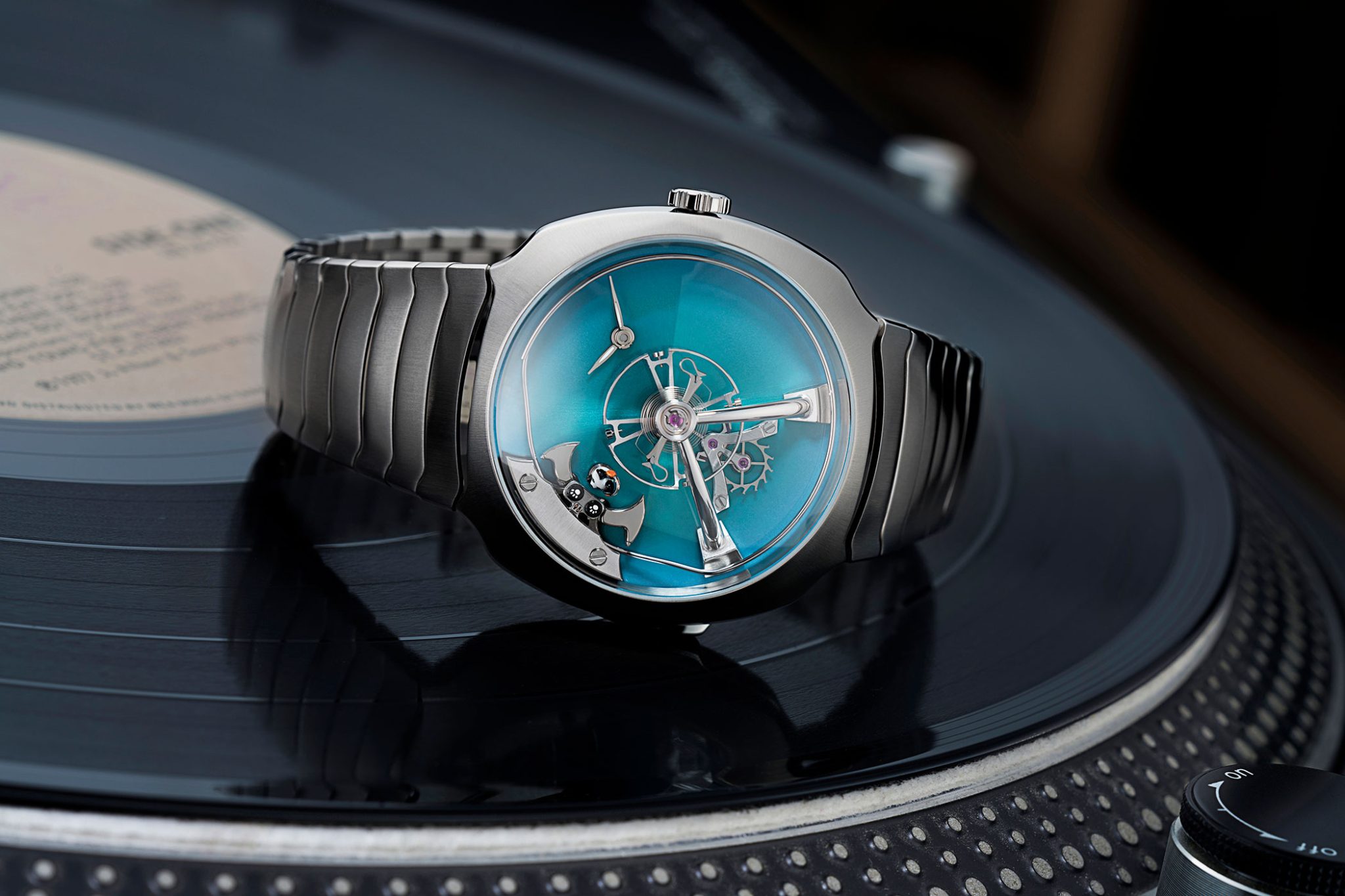 independent-watchmakers-mbandf-x-moser-streamliner-pandamonium-only-watch-2023