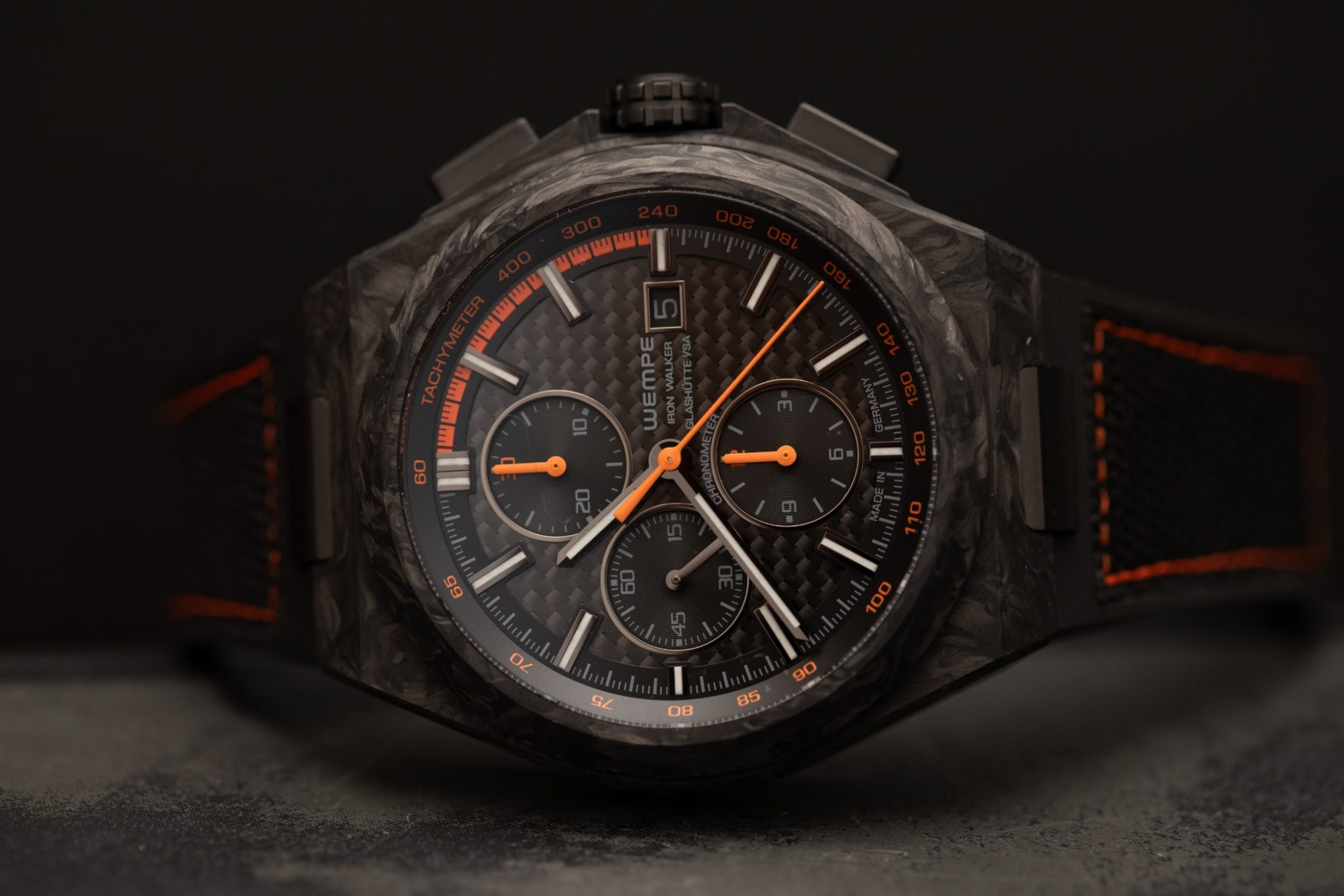 wempe-iron-walker-chronograph-46-carbon-WI690011-orange-front